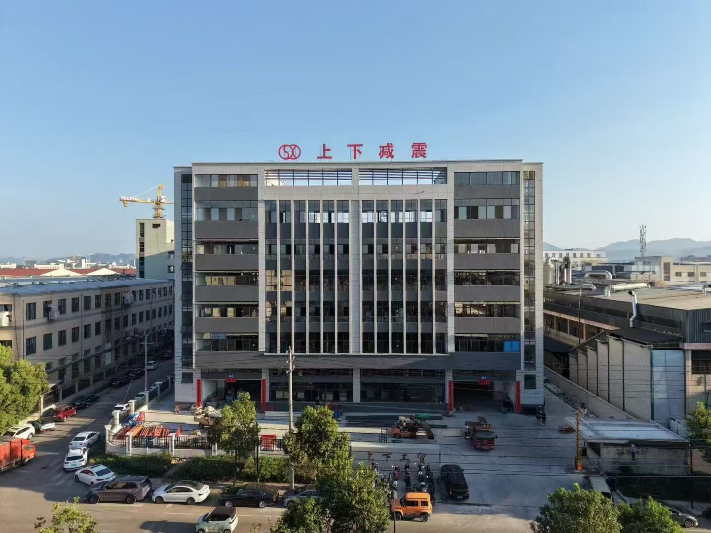 Eksplozivno! Predstavljena je bila nova 18.000㎡ šestnadstropna tovarna!